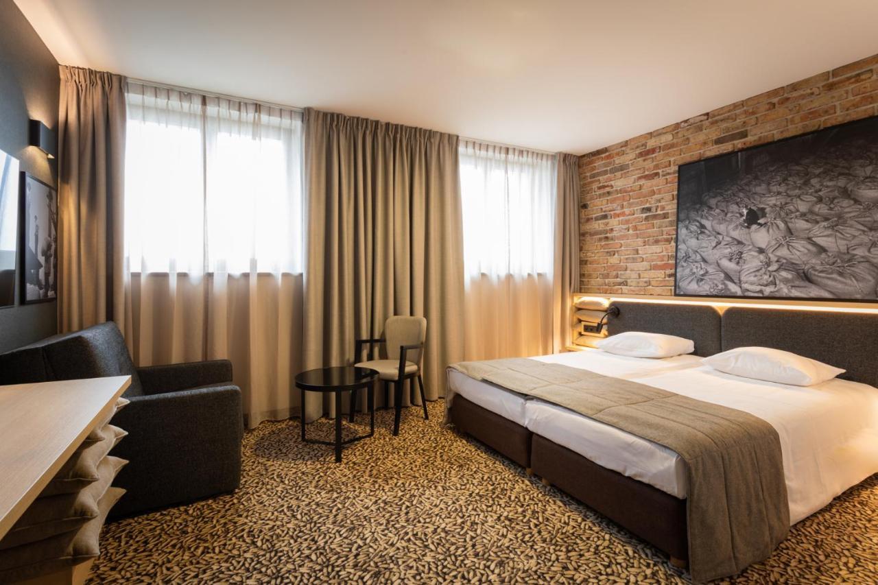 Qubus Hotel Gdansk Exterior photo